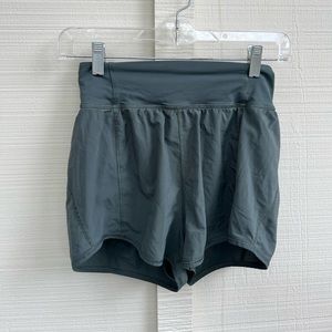 GREEN WOMENS LULULEMON SHORTS